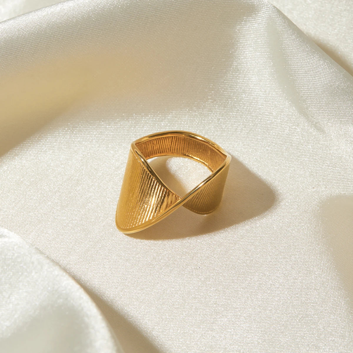 Sleek Gold Asymmetric Ring for Women - Elevate Your Western Look