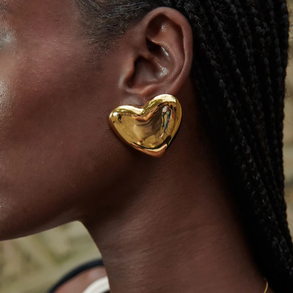 Luxurious Gold Heart Earrings - Chic & Sophisticated Accessories