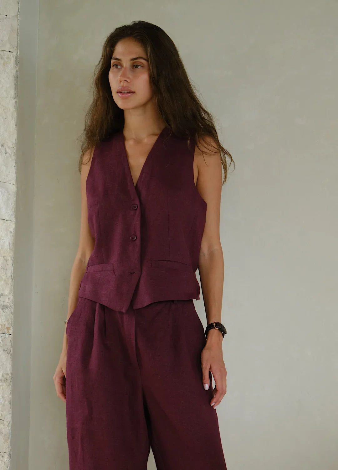 Minimalist Button-Up Vest for Effortless Summer Style