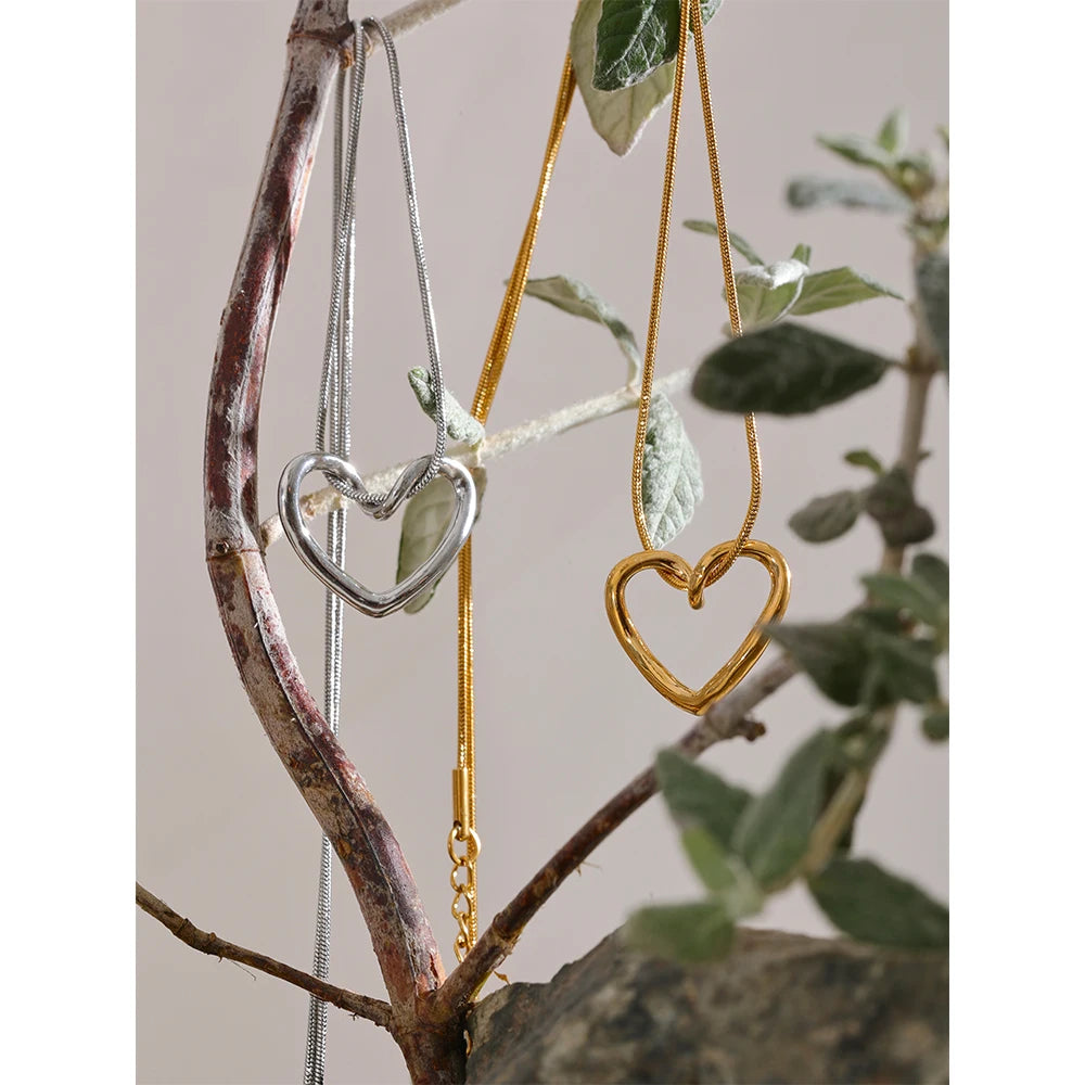 Minimalist Golden Heart Pendant Necklace