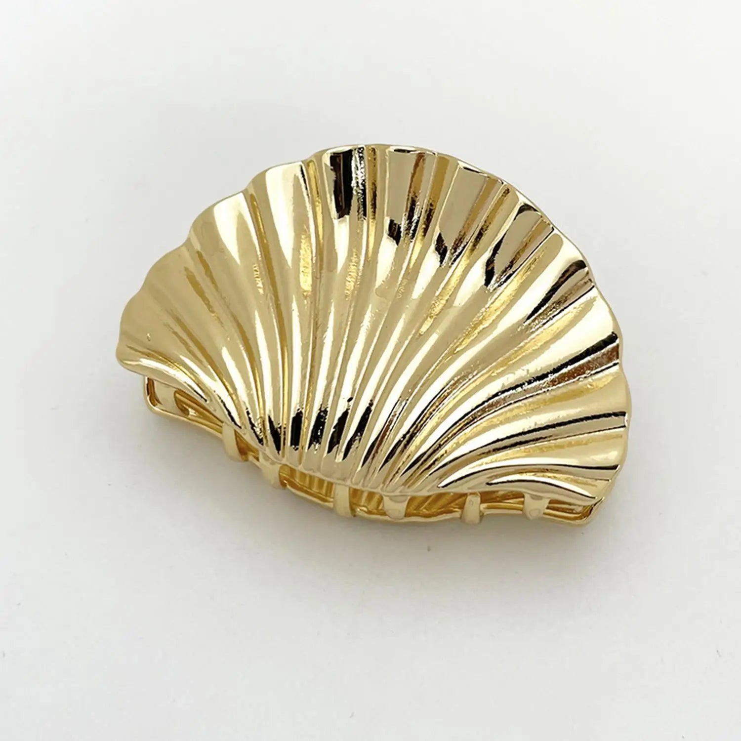 Golden Seashell Hair Claws – Luxe Nautical-Inspired Hair Accessory