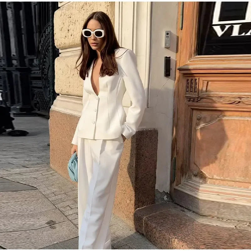 Sophisticated White Power Suit – Tailored Blazer and High-Waisted Pants Ensemble