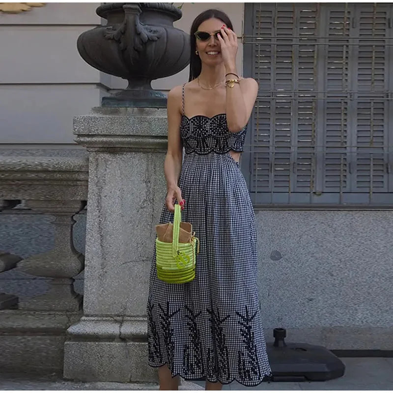 Chic Gingham Midi Dress with Crochet Lace Bodice – Perfect for Summer