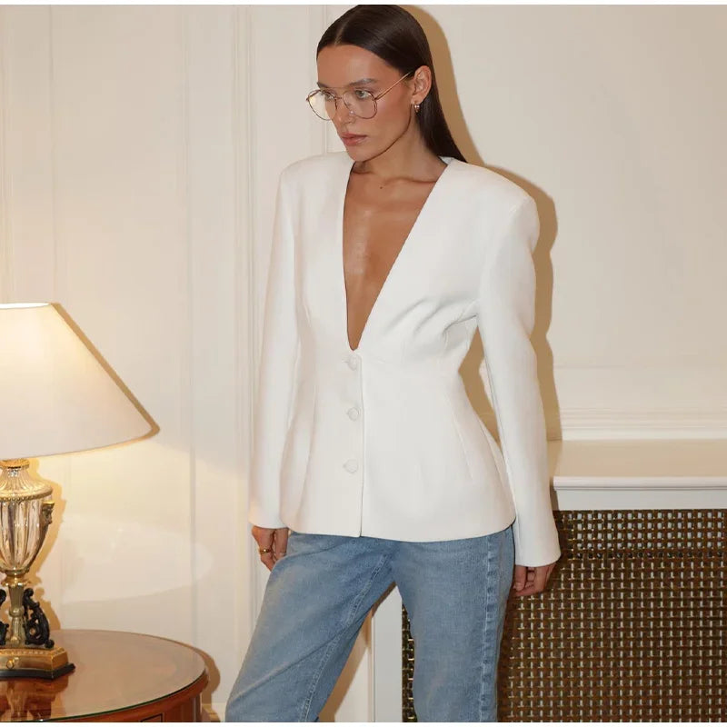 Sophisticated White Power Suit – Tailored Blazer and High-Waisted Pants Ensemble